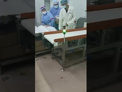 Máy dò kim loại thực phẩm trong đường hầm băng tải có độ nhạy cao với hệ thống loại bỏ qua mạng